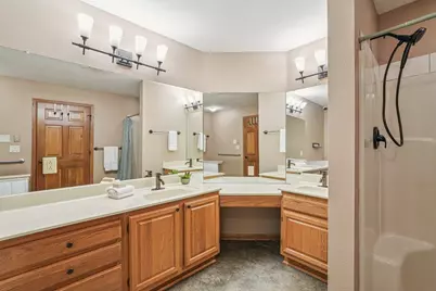 N21W24045  Garden Cir #F, Pewaukee, WI 53072 - Photo 36