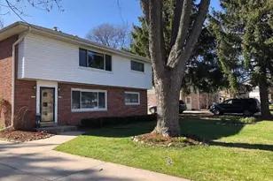 1531 N 116th St, Wauwatosa, WI 53226 - Photo 2