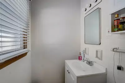 1531 N 116th St, Wauwatosa, WI 53226 - Photo 14