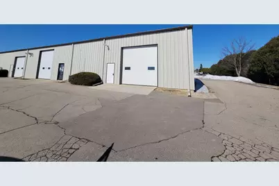 505 S Nathan Ln #4A, Elkhorn, WI 53121 - Photo 4