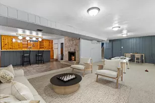 15620 W St Francis Dr, New Berlin, WI 53151 - Photo 12