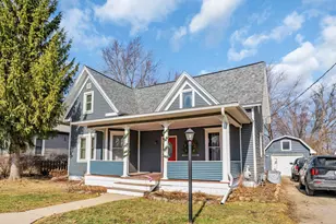 550 Gifford St, Genoa City, WI 53128 - Photo 2