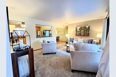 7424 S Chapel Dr, Oak Creek, WI 53154 - Photo 12