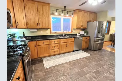 7424 S Chapel Dr, Oak Creek, WI 53154 - Photo 4