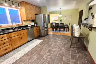 7424 S Chapel Dr, Oak Creek, WI 53154 - Photo 6