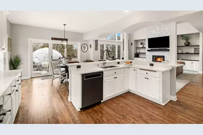 W290N4646  Cold Water Crk, Delafield, WI 53029 - Photo 6