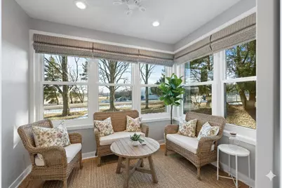 1050-1052  Arrowhead Rd, Grafton, WI 53024 - Photo 12