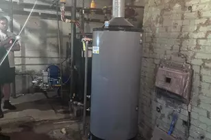 915 N 24th St, Milwaukee, WI 53233 - Photo 26