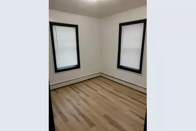 915 N 24th St, Milwaukee, WI 53233 - Photo 22