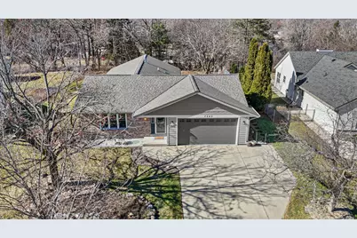 7245 S Hillendale Dr, Franklin, WI 53132 - Photo 38