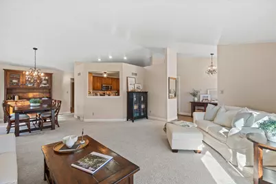 7245 S Hillendale Dr, Franklin, WI 53132 - Photo 8