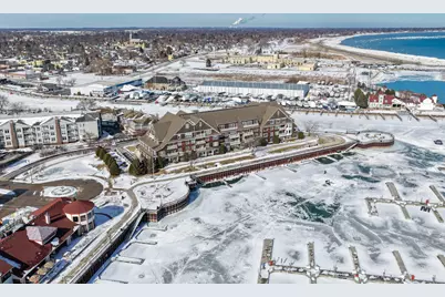 4  Gaslight Dr #211, Racine, WI 53403 - Photo 6