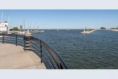 4  Gaslight Dr #211, Racine, WI 53403 - Photo 46