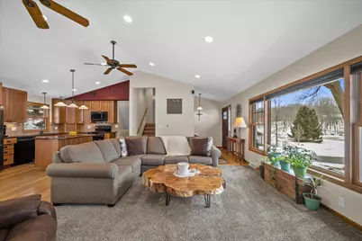 N2W27474  Arrowhead Trl, Pewaukee, WI 53188 - Photo 8