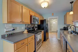 1291 Martha Washington Dr, Wauwatosa, WI 53213 - Photo 8