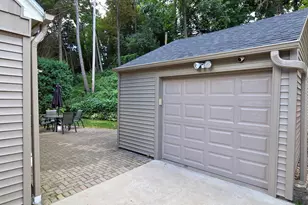 1291 Martha Washington Dr, Wauwatosa, WI 53213 - Photo 2