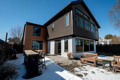 2533  Lakeshore Dr, Sheboygan, WI 53081 - Photo 2