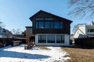 2533 Lakeshore Dr, Sheboygan, WI 53081 - Photo 24
