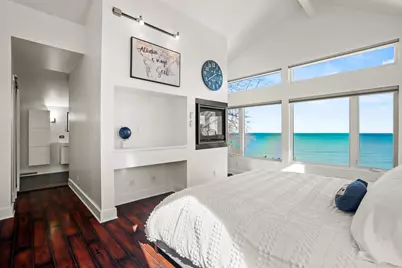 2533  Lakeshore Dr, Sheboygan, WI 53081 - Photo 1