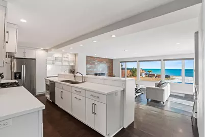 2533  Lakeshore Dr, Sheboygan, WI 53081 - Photo 10