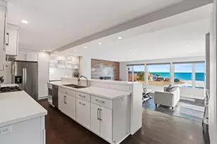 2533 Lakeshore Dr, Sheboygan, WI 53081 - Photo 10