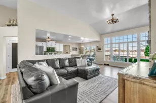 633 S Neumeyer Ln, Rockland, WI 54110 - Photo 2