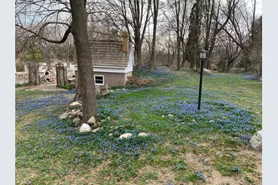 415  Green Bay Rd, Cedarburg, WI 53012 - Photo 36