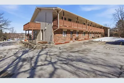 1356  Greenhedge Rd #C4, Pewaukee, WI 53072 - Photo 14