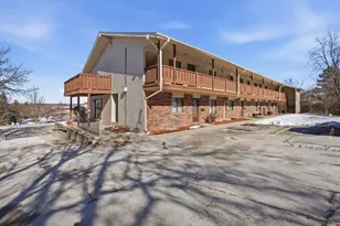 1356 Greenhedge Rd, Pewaukee, WI 53072 - Photo 14