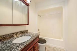 945 W Heritage Ct, Mequon, WI 53092 - Photo 12