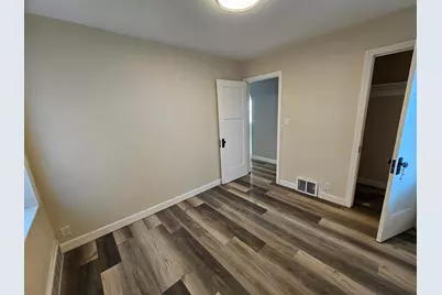 4800 W Green Tree Rd, Milwaukee, WI 53223 - Photo 10