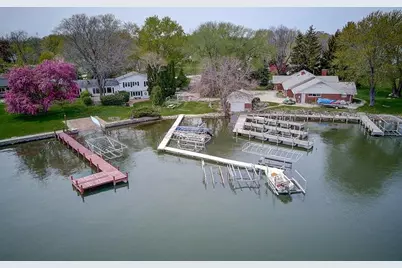 N23W28271  Beach Park Cir, Delafield, WI 53072 - Photo 28