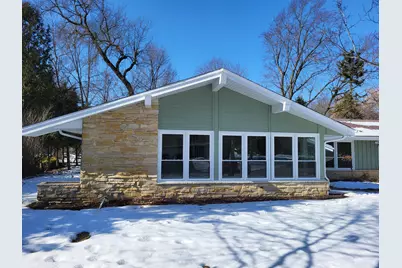 2465  Lionel Ct, Brookfield, WI 53045 - Photo 2