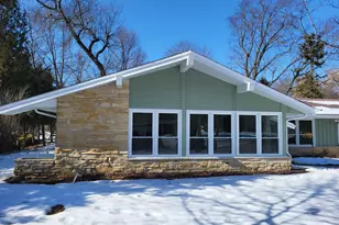 2465 Lionel Ct, Brookfield, WI 53045 - Photo 2