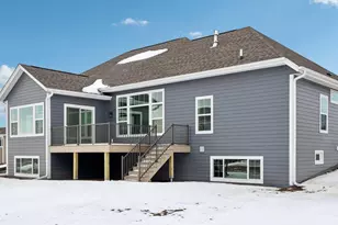 W221N4564 Timber Ct, Pewaukee, WI 53072 - Photo 16