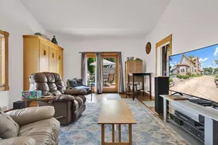 162 Wilson Ave, West Bend, WI 53090 - Photo 8