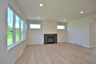W199N5253 Ponderosa Ct, Menomonee Falls, WI 53051 - Photo 4
