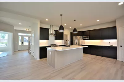 W199N5253  Ponderosa Ct, Menomonee Falls, WI 53051 - Photo 6