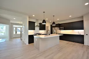W199N5253 Ponderosa Ct, Menomonee Falls, WI 53051 - Photo 6
