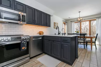 N24W24050  Brandon Oaks Dr #A, Pewaukee, WI 53072 - Photo 6