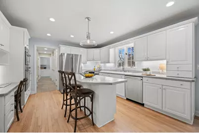 4937 W Knollwood Dr, Racine, WI 53403 - Photo 8