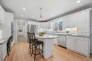 4937 W Knollwood Dr, Racine, WI 53403 - Photo 8