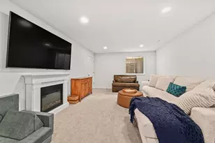 W73N1165 Augusta Ln, Cedarburg, WI 53012 - Photo 26