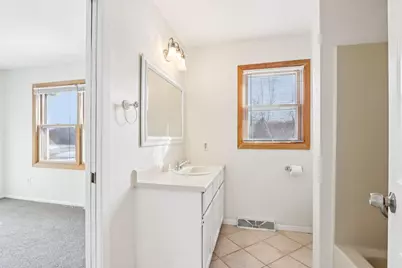 402  Highland Dr #B, Wales, WI 53183 - Photo 12