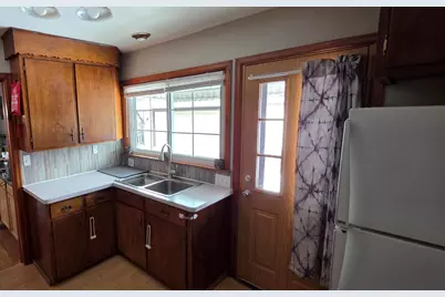 2611  Kearney Ave, Racine, WI 53403 - Photo 16