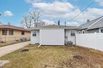 2207  Hamilton Ave, Racine, WI 53403 - Photo 32