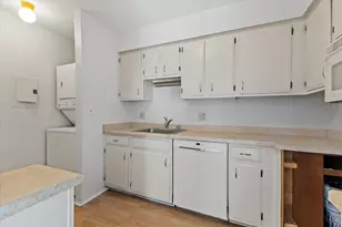 307 Cheviot Chase, Waukesha, WI 53186 - Photo 4