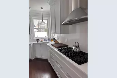 222 E Pleasant St, Oconomowoc, WI 53066 - Photo 12