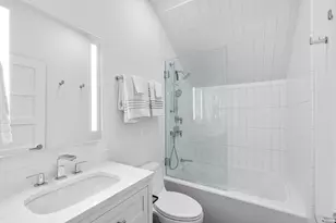 222 E Pleasant St, Oconomowoc, WI 53066 - Photo 30