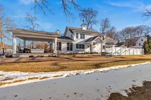 222 E Pleasant St, Oconomowoc, WI 53066 - Photo 1
